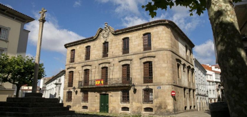 La familia Franco y la Casa Cornide: un embrollo cultural en A Coruña