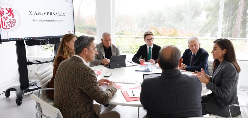 La respuesta de la sociedad civil a la crisis: Cómo las ONGs y la Reina Letizia están luchando contra la pobreza tras la DANA