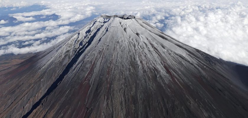 La sorprendente nevada del monte Fuji: un cambio climático en acción