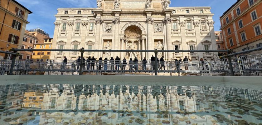 El nuevo rostro de la Fontana de Trevi: obras, turismo y un toque de ironía en Roma