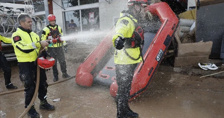 Madrid se une ante la tragedia: puntos de recogida para ayudar a Valencia tras la DANA