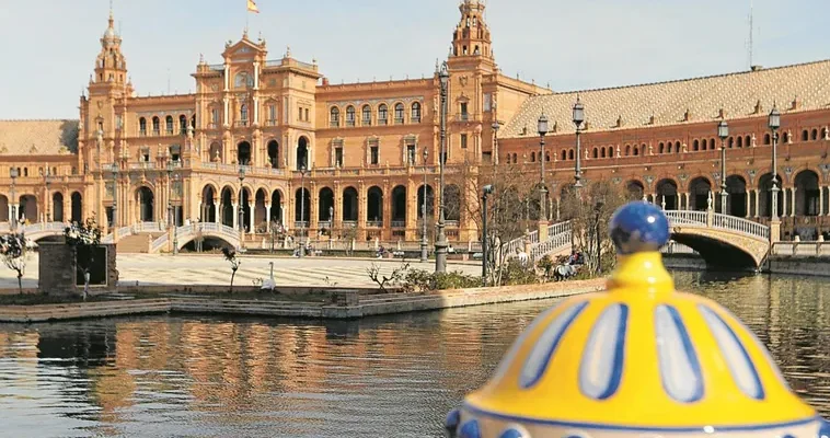 Sevilla propone una nueva tasa turística: el debate sobre los ingresos y el patrimonio cultural