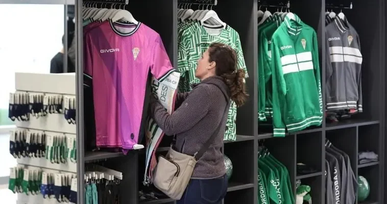 La tienda del Córdoba CF lanza rebajas exclusivas: descubre todo lo que necesitas saber