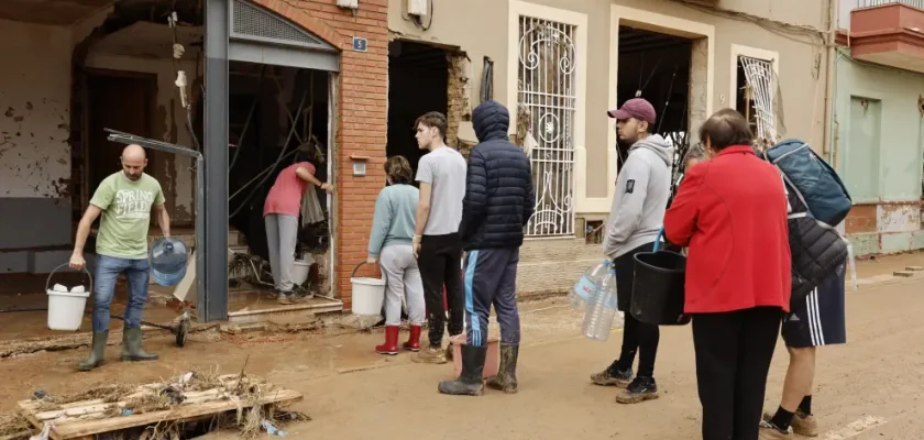 La devastadora DANA en Paiporta: un vistazo a la tragedia y la esperanza tras la tormenta