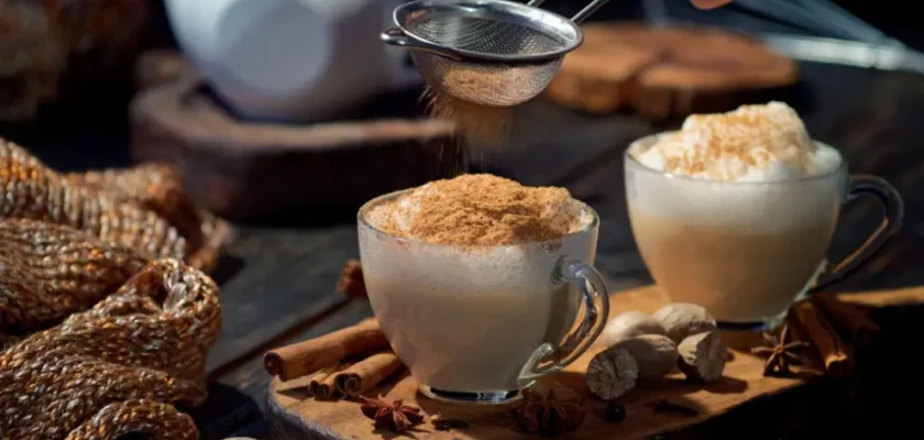 Por qué el chai latte se ha vuelto la bebida estrella en las cafeterías de España