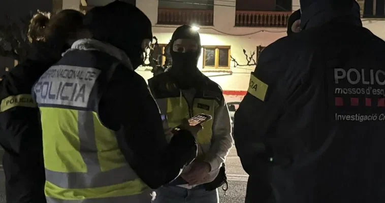 Increíble operación policial revela red de fraude en trámites de extranjería en España