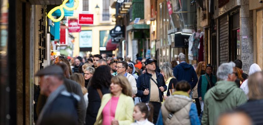 La ebullición del turismo en Baleares: un éxito que viene con su carga de problemas