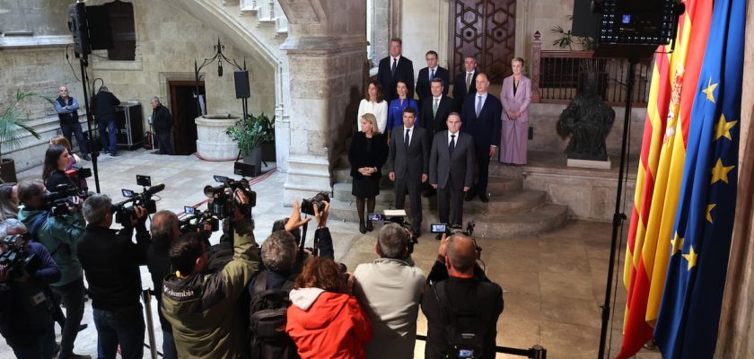 Carlos Mazón retira el tope salarial para el nuevo gobierno valenciano: un enfoque innovador en tiempos de crisis