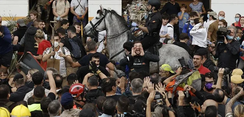 La revuelta de Paiporta: un grito de los humildes ante la adversidad y la indiferencia