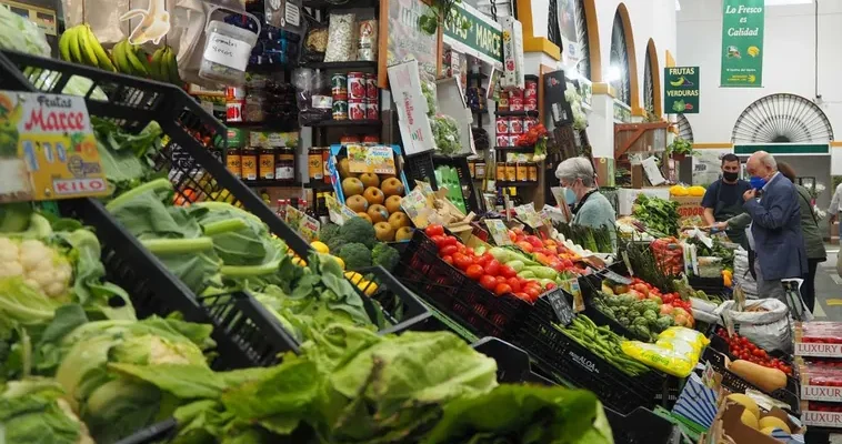 Aumento de precios en la cesta navideña: ¿por qué se disparan los alimentos en diciembre?