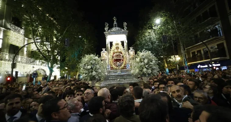 Sevilla en la Magna: Cómo afrontar las multitudes y disfrutar de la Semana Santa sin estrés