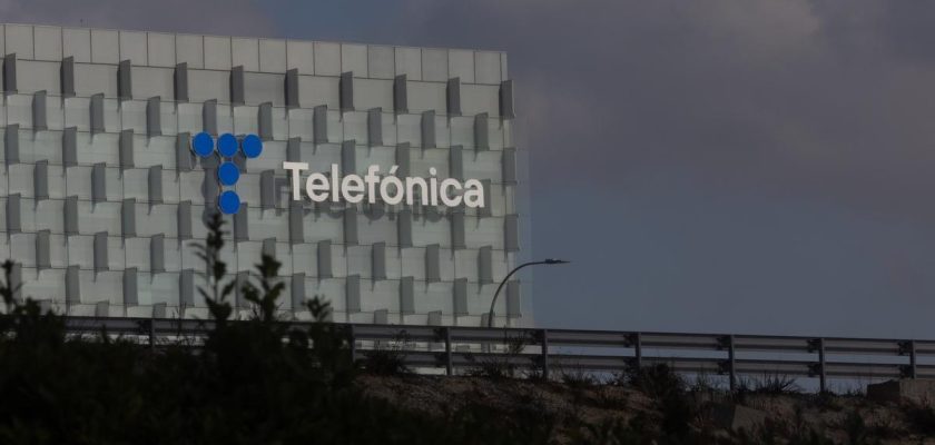 Telefónica: La multa de 1,3 millones de euros por la brecha de seguridad que expuso 6 millones de datos personales