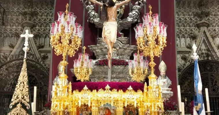 La espectacular procesión del Cristo de San Agustín: historia, tradición y momentos inolvidables