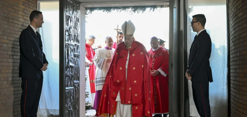 El papa francisco y su mensaje de esperanza: una visita a la cárcel que abrió corazones