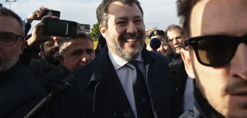 Salvini y el juicio por el bloqueo de inmigrantes: un drama legal en Italia