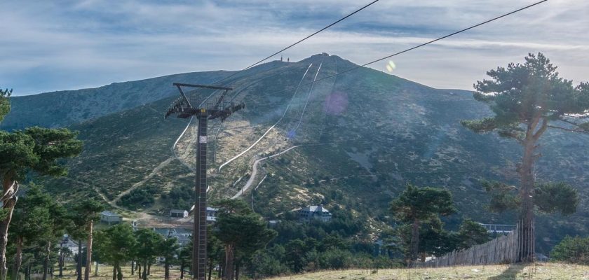 La polémica estación de esquí de Navacerrada: ¿un futuro brillante o un sueño helado?