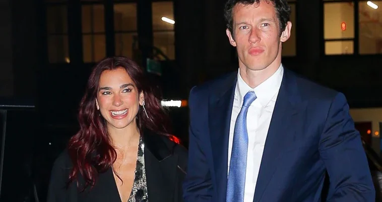 Dua Lipa y Callum Turner: Un amor en la cima con compromiso y fiestas épicas