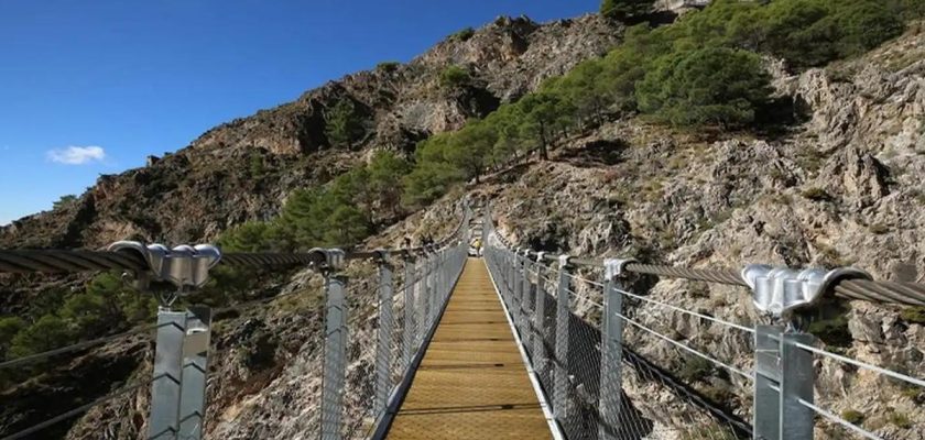 Descubre La Axarquía: senderismo en la joya natural de Málaga