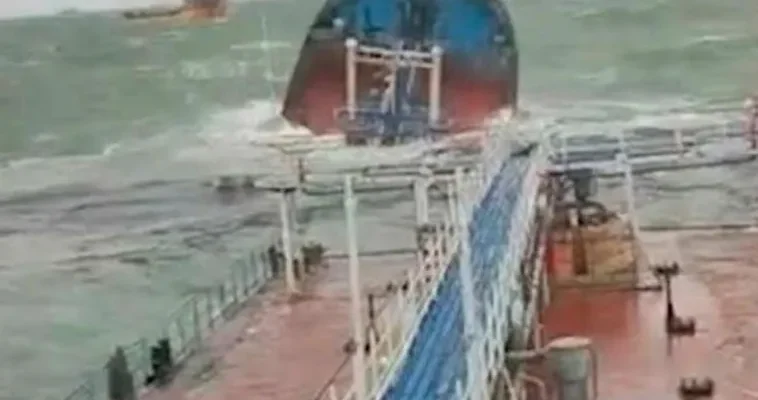 Terrible tormenta en el mar Negro: el naufragio de los petroleros Volgoneft 212 y 239