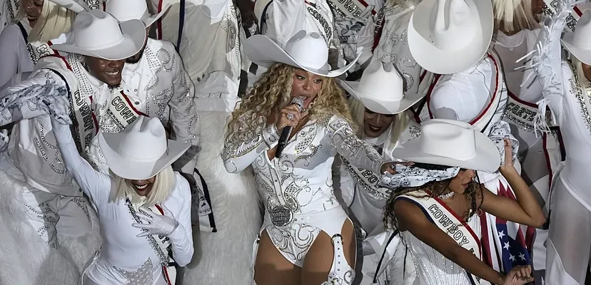 Beyoncé desata su venganza en el NFL Christmas Gameday: el poder del country y la reinvención artística