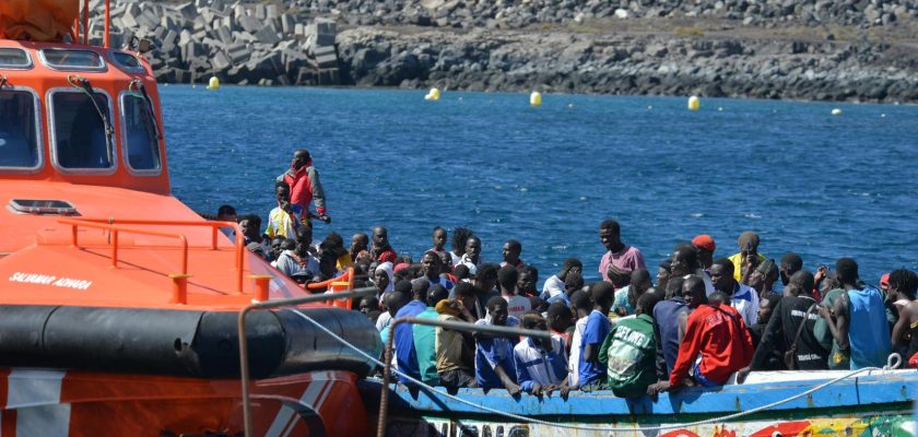 Rescate humano en el mar: el aumento de llegadas de cayucos a Canarias en tiempos de crisis