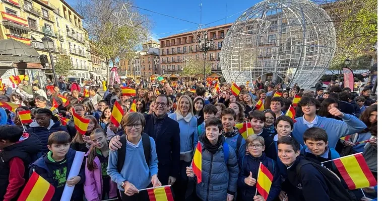 Estudiantes se involucran en el debate constitucional: el rol del rey en España