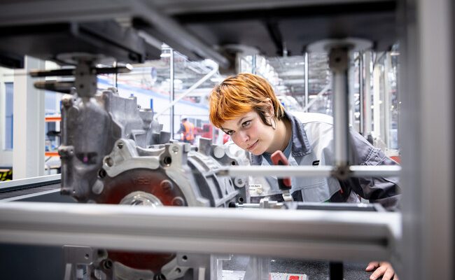 La revolución del coche eléctrico en España: ¿una salvación o una amenaza para la industria automotriz?