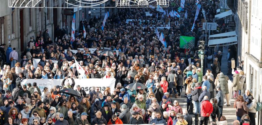 Masiva manifestación en Santiago: La lucha contra la macrocelulosa de Altri y Greenalia