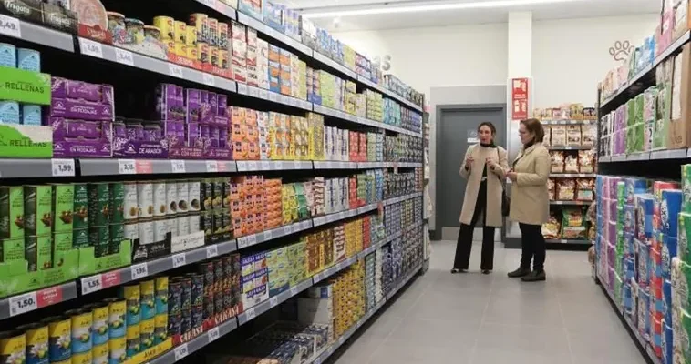 Horarios de apertura y cierre de supermercados y centros comerciales durante el puente: lo que necesitas saber