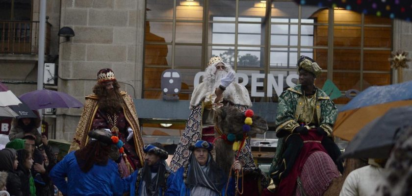 La polémica del uso de animales en desfiles navideños: ¿estamos retrocediendo hacia las cavernas?