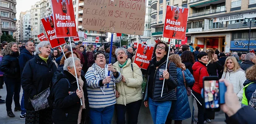 Miles de valencianos exigen responsabilidades por la gestión de la dana: una manifestación que marca el futuro