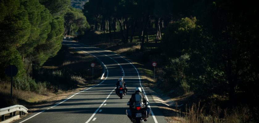 La pasión por las dos ruedas: explorando el estilo de vida motero en Cebreros