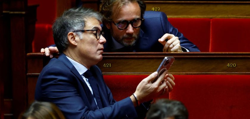 El nuevo giro en la política francesa: ¿El Partido Socialista y Emmanuel Macron pueden llegar a un acuerdo?