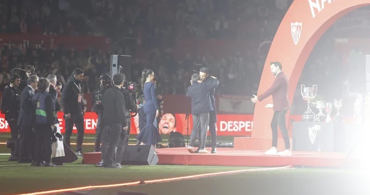 Sevilla FC y el Dorsal de Leyenda: Un tributo a la grandeza futbolística de Jesús Navas