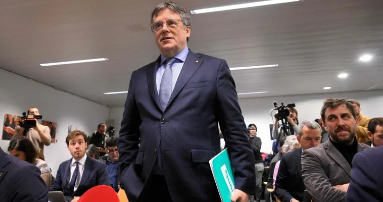 El laberinto político en España: Sánchez y Puigdemont, entre la imagen y la realidad