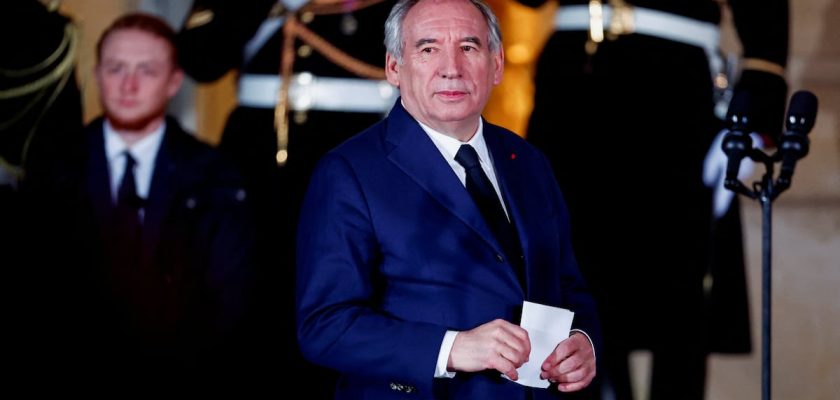 François Bayrou: el nuevo primer ministro de Francia y el futuro incierto del gobierno de Macron