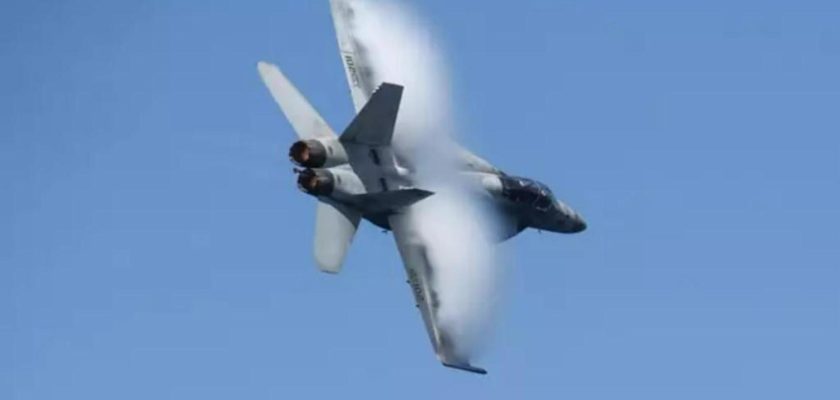 Incidente de fuego amigo en el Mar Rojo: el caza F/A-18 derribado por error por las Fuerzas Armadas estadounidenses