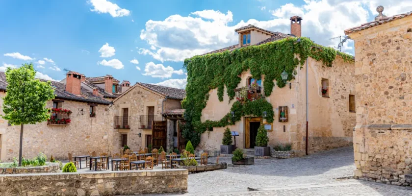 Escapada perfecta: descubre por qué Pedraza es la joya medieval para visitar en diciembre