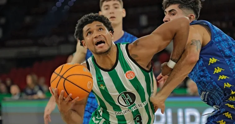 Betis baloncesto se alza en una remontada épica contra Alimerka Oviedo