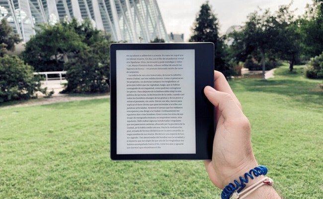 ¿Vale la pena hacer jailbreak a tu Kindle? Pros y contras de modificar tu lector de libros electrónicos