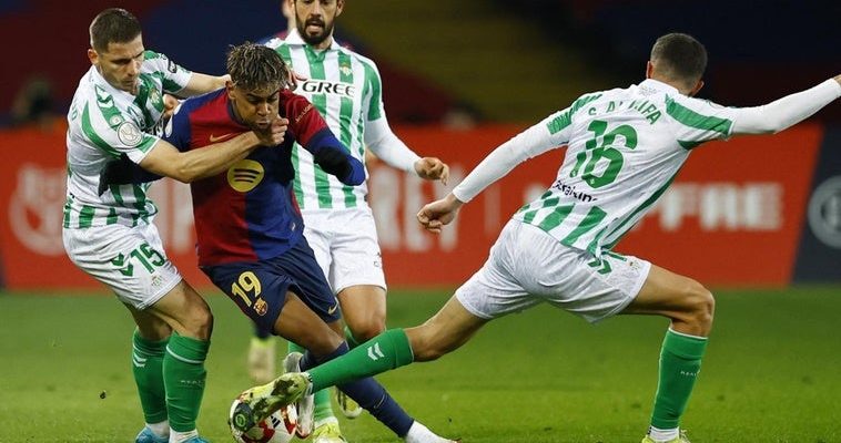 La cruda realidad de los suspensos en el último partido del Betis: análisis y reflexiones