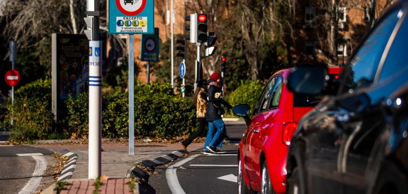 Nuevas multas para vehículos sin etiqueta en Madrid: ¿un conflicto vecinal a la vista?