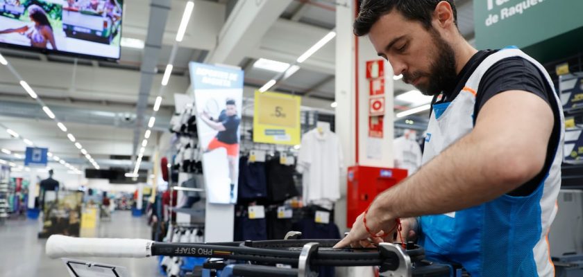 la precariedad laboral juvenil: un análisis profundo del informe de pwc y sus implicaciones