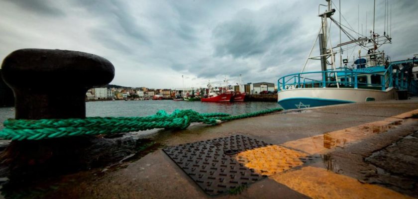 Incendio de barco en el puerto de Burela: lo que debes saber sobre el incidente y sus consecuencias