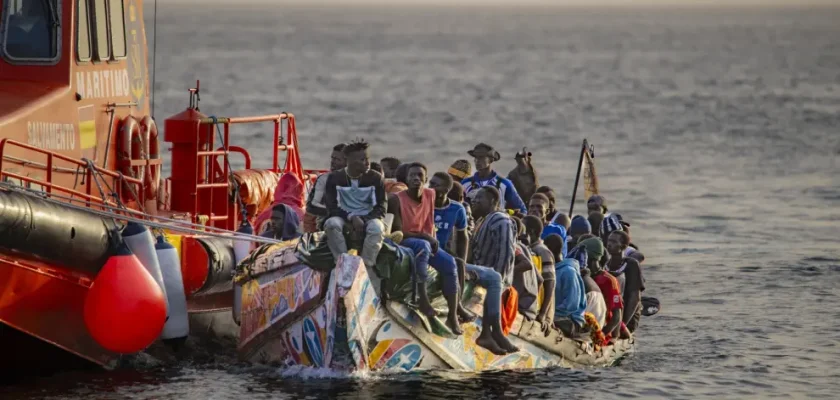 La compleja danza política del reparto de menores migrantes en Canarias