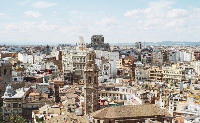 La gran migración inmobiliaria: de Cataluña a Valencia, ¿un cambio de rumbo para los fondos de inversión?