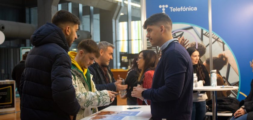 Convocatorias de becas y programas de prácticas para impulsar tu carrera en 2025