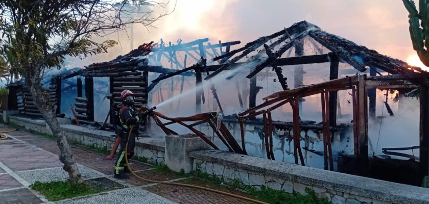 Incendios y detenciones en puerto banús: crónica de una mañana caótica