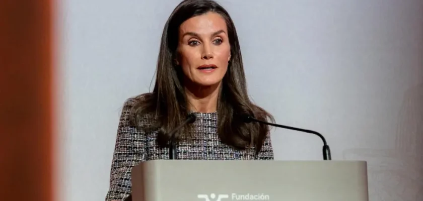 La reina Letizia: Moda, compromiso social y estilo invernal en los eventos del 2025