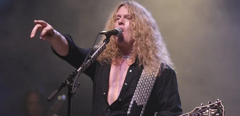 La memoria de John Sykes: legado musical y tributo a un guitarrista excepcional